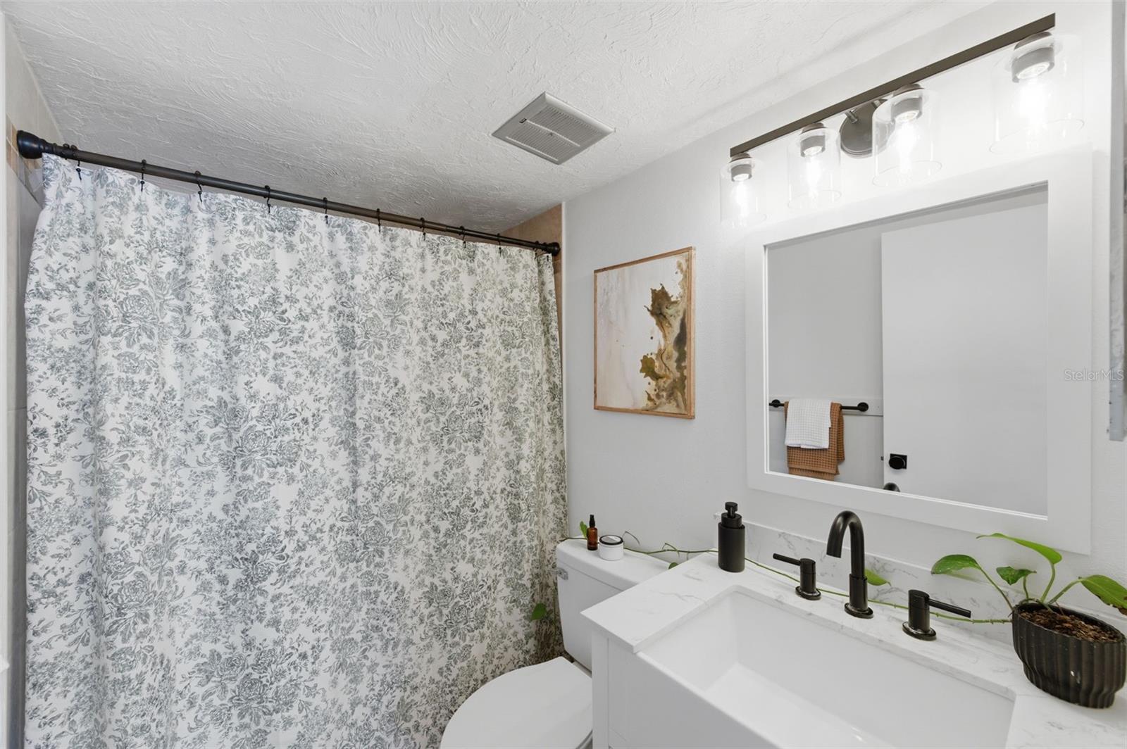 Image 27 of 46 For 19701 Gulf Boulevard 423