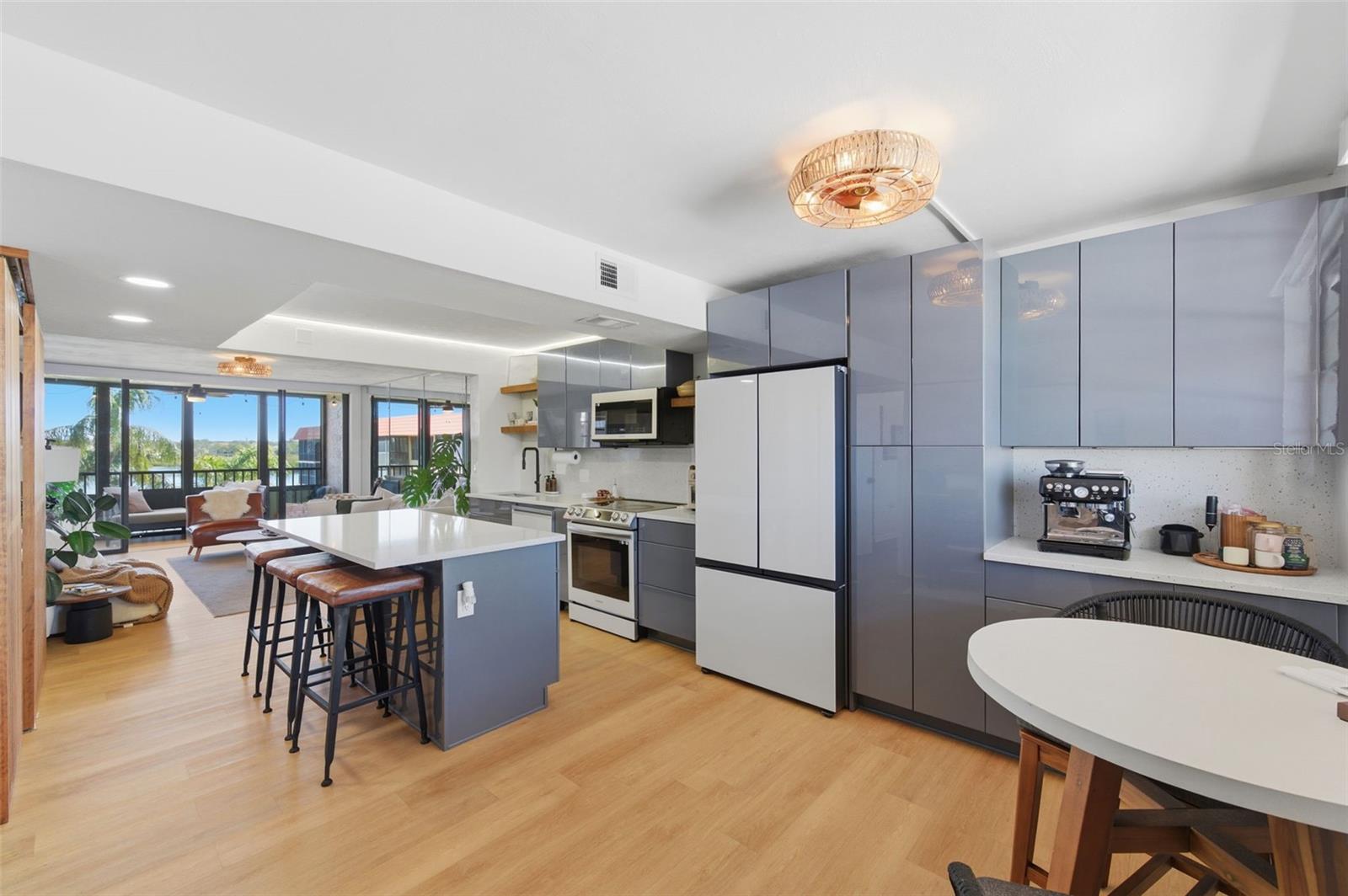 Image 3 of 46 For 19701 Gulf Boulevard 423