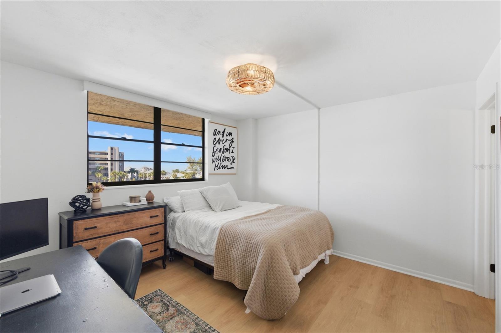 Image 30 of 46 For 19701 Gulf Boulevard 423