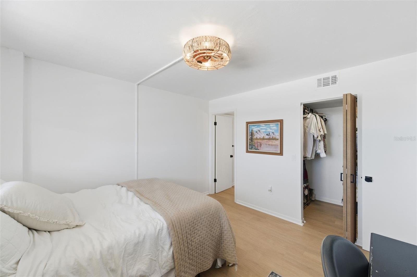 Image 33 of 46 For 19701 Gulf Boulevard 423