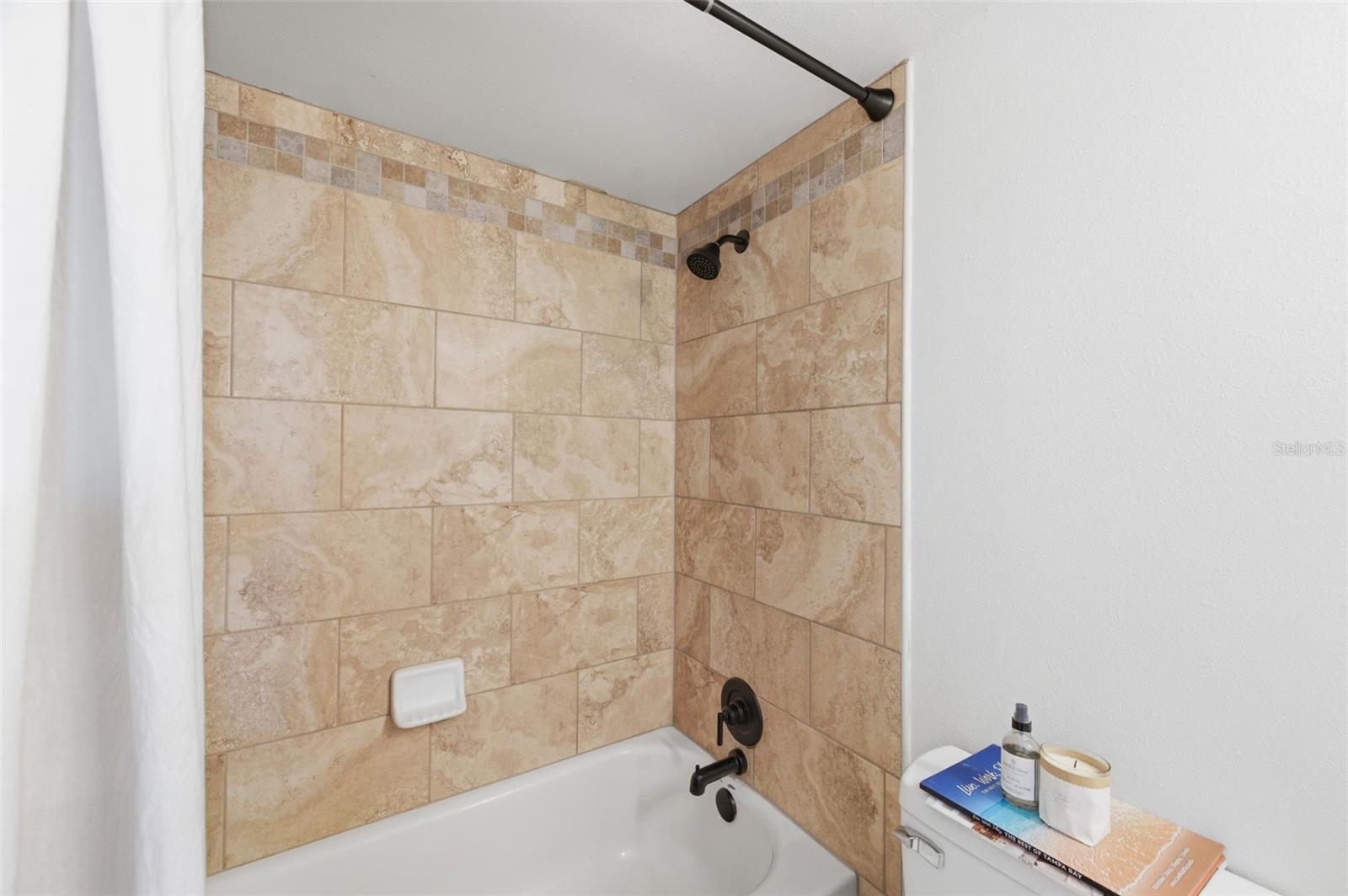 Image 35 of 46 For 19701 Gulf Boulevard 423