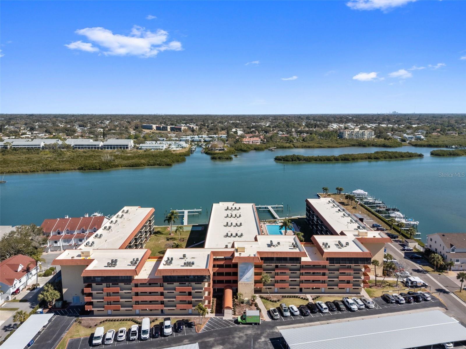 Image 39 of 46 For 19701 Gulf Boulevard 423