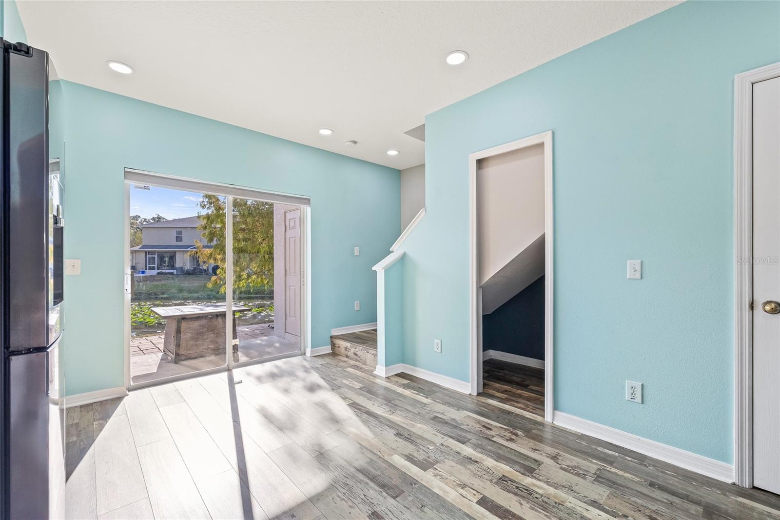 Image 13 of 39 For 16302 Swan View Circle