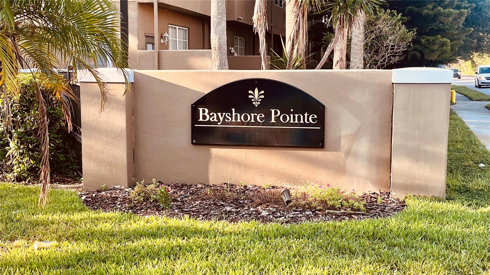 Listing photo id 4 for 2915 Pointeview