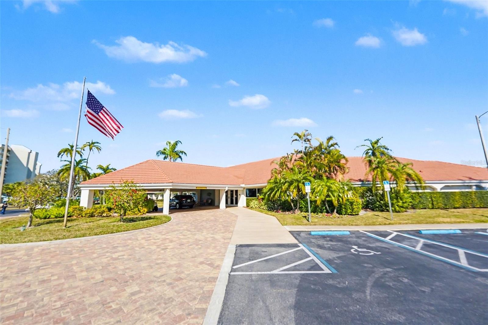 Image 29 of 35 For 8021 Sailboat Key Boulevard S 304