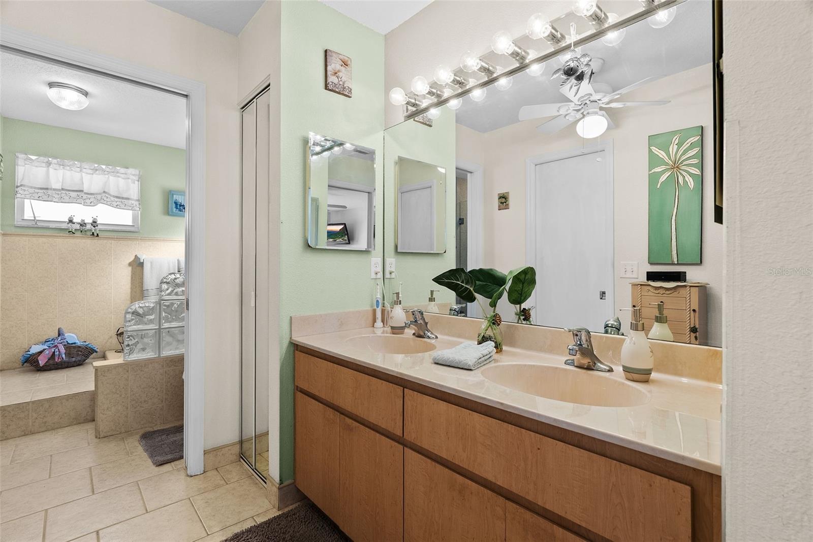 Image 21 of 49 For 13533 Veronica Drive