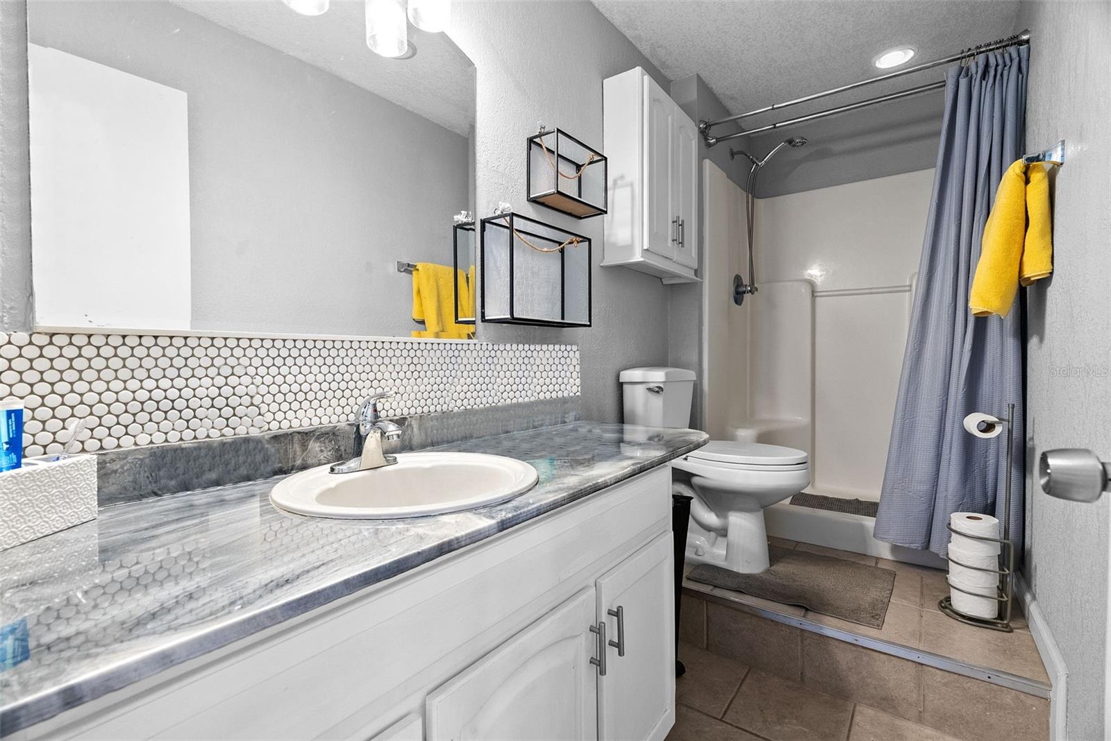 Image 40 of 49 For 13533 Veronica Drive