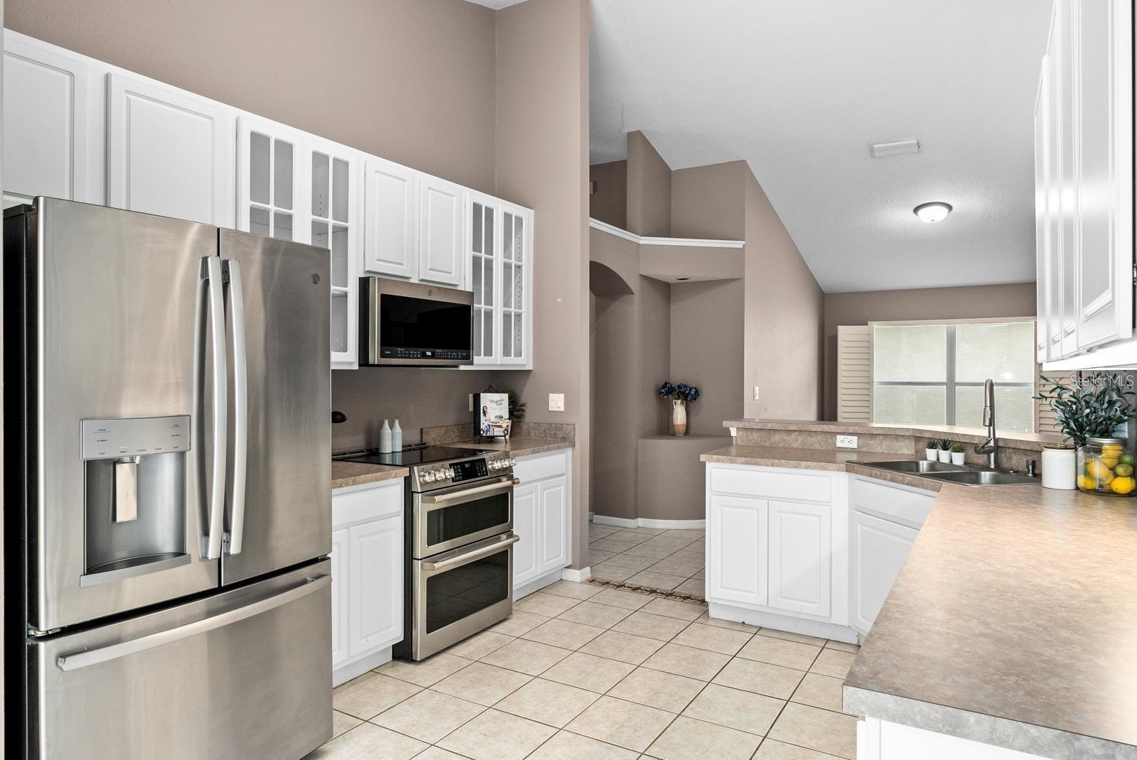 Image 4 of 14 For 2522 Clareside Drive