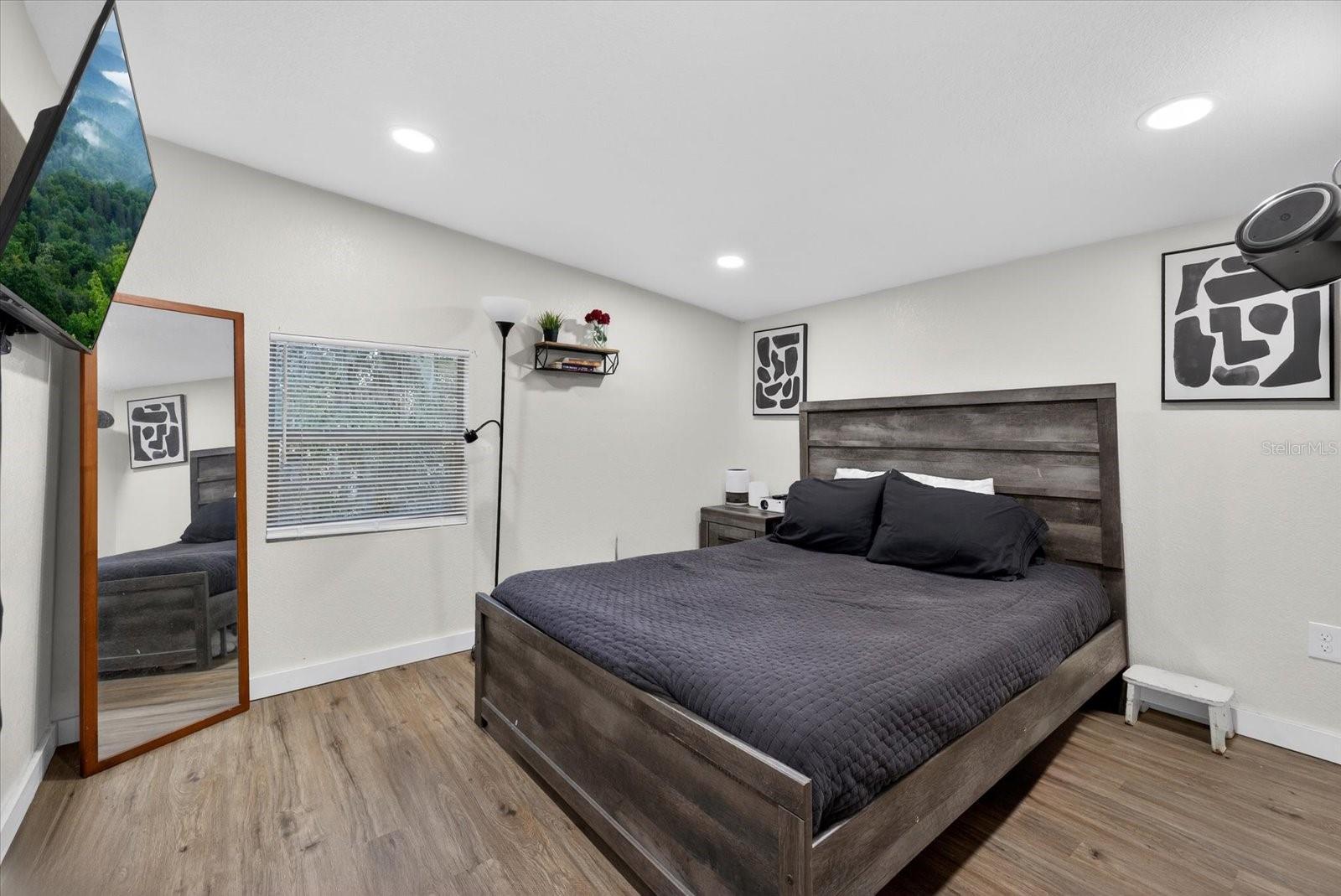 Image 23 of 38 For 4233 Vinson Road