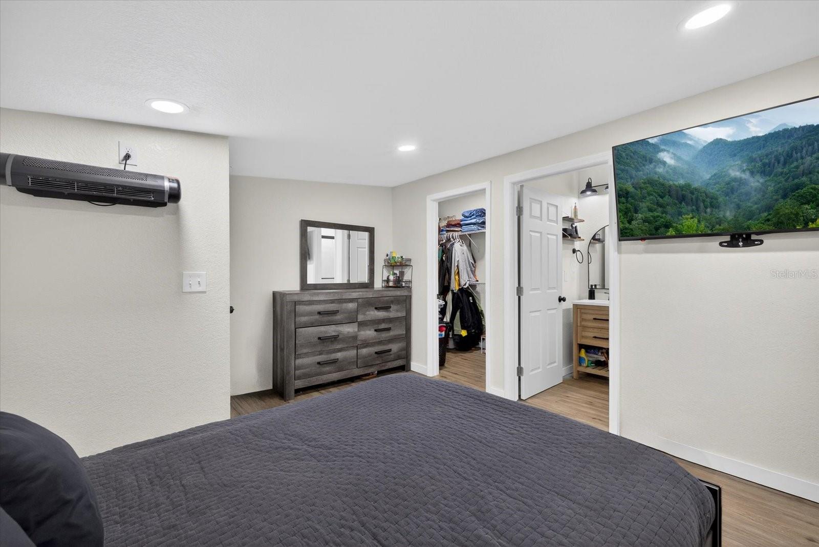 Image 25 of 38 For 4233 Vinson Road