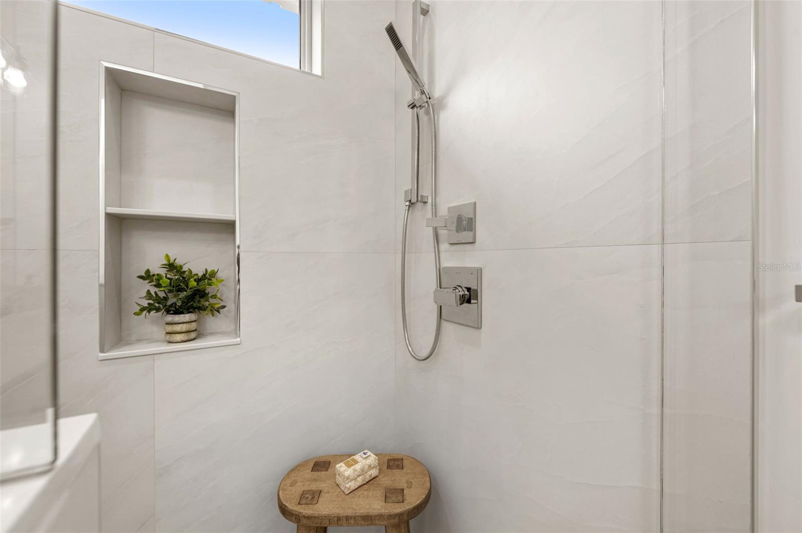 Image 36 of 70 For 3228 Oakellar Avenue