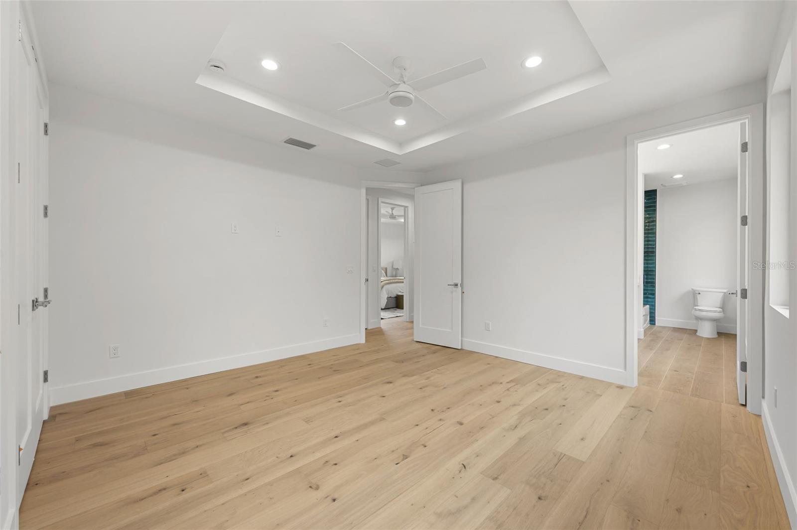 Image 40 of 70 For 3228 Oakellar Avenue