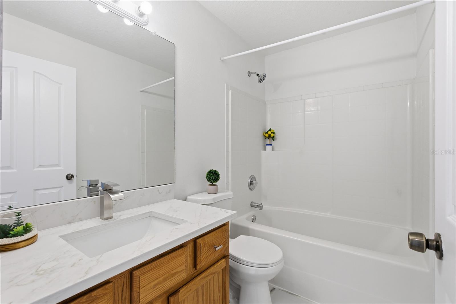 Listing photo id 17 for 4320 Bayridge Court