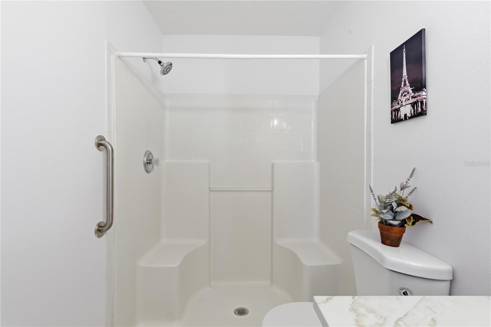 Listing photo id 26 for 4320 Bayridge Court