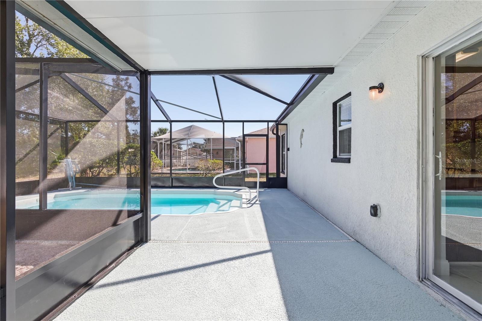 Listing photo id 34 for 4320 Bayridge Court