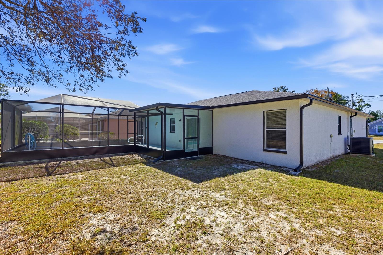 Listing photo id 47 for 4320 Bayridge Court