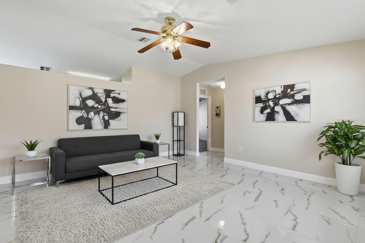 Listing photo id 4 for 4320 Bayridge Court