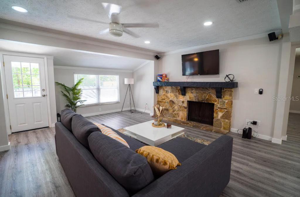 Image 11 of 30 For 12216 Noreast Lake Drive