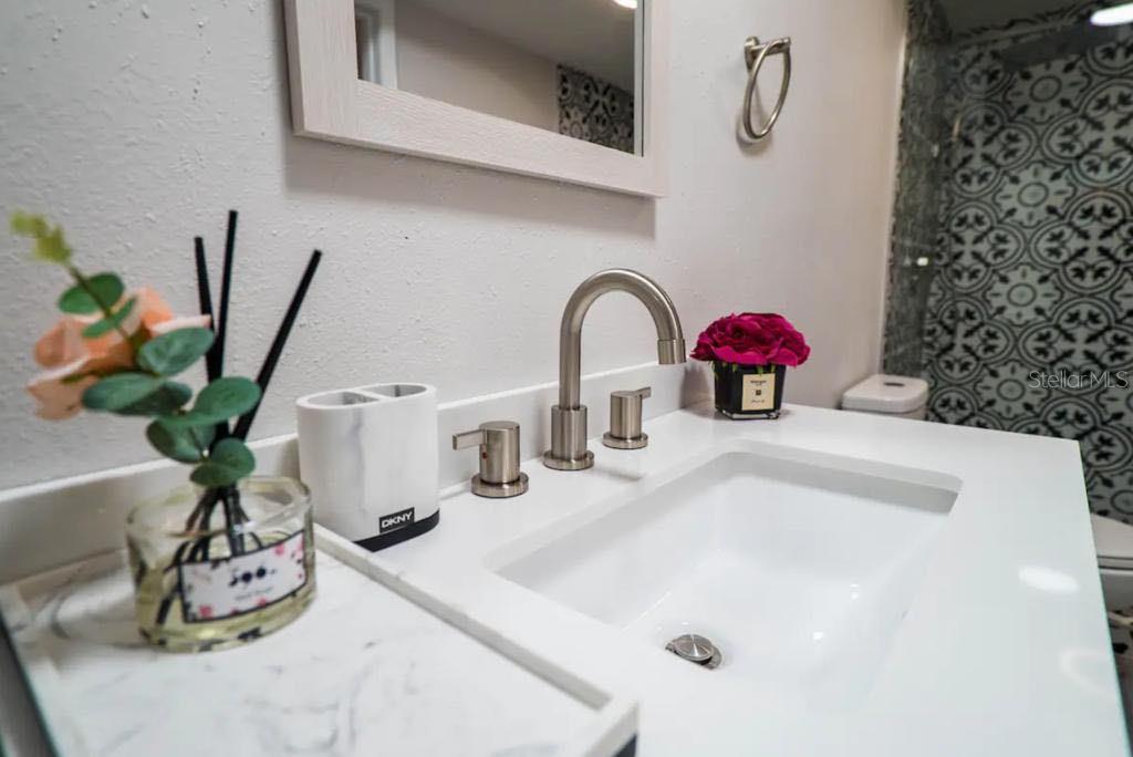 Image 16 of 30 For 12216 Noreast Lake Drive