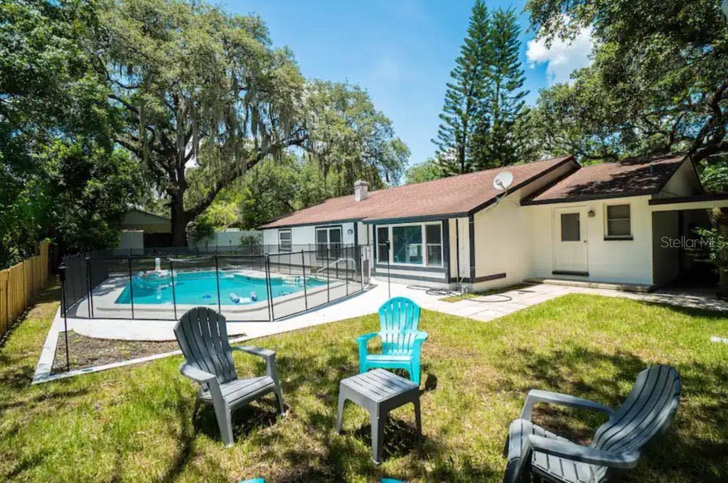 Image 2 of 30 For 12216 Noreast Lake Drive