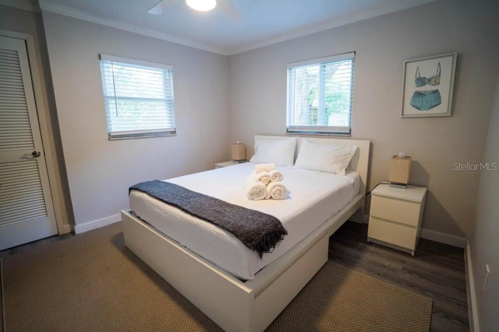 Image 21 of 30 For 12216 Noreast Lake Drive