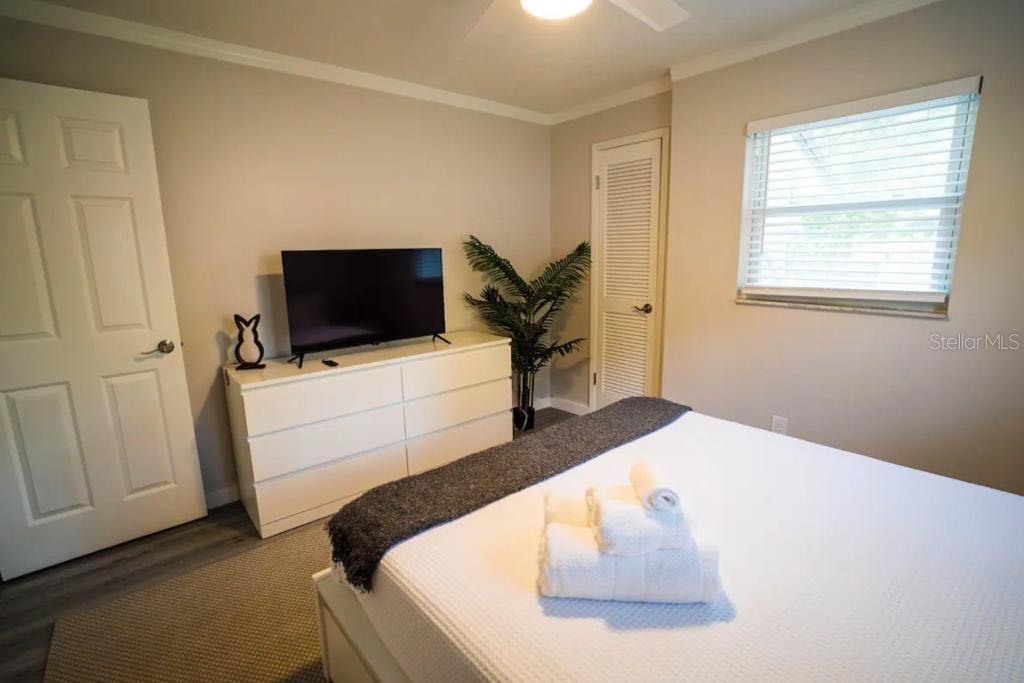 Image 22 of 30 For 12216 Noreast Lake Drive