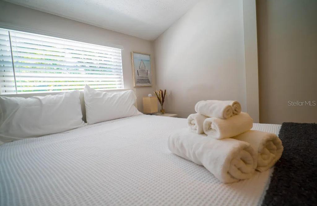 Image 7 of 30 For 12216 Noreast Lake Drive