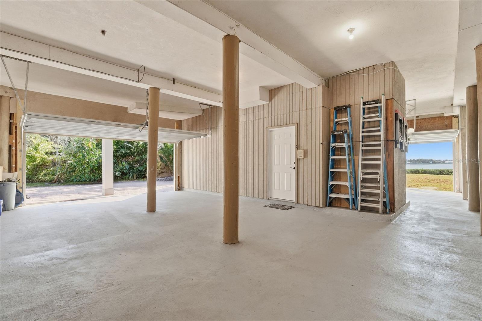 Image 14 of 52 For 1074 Point Seaside