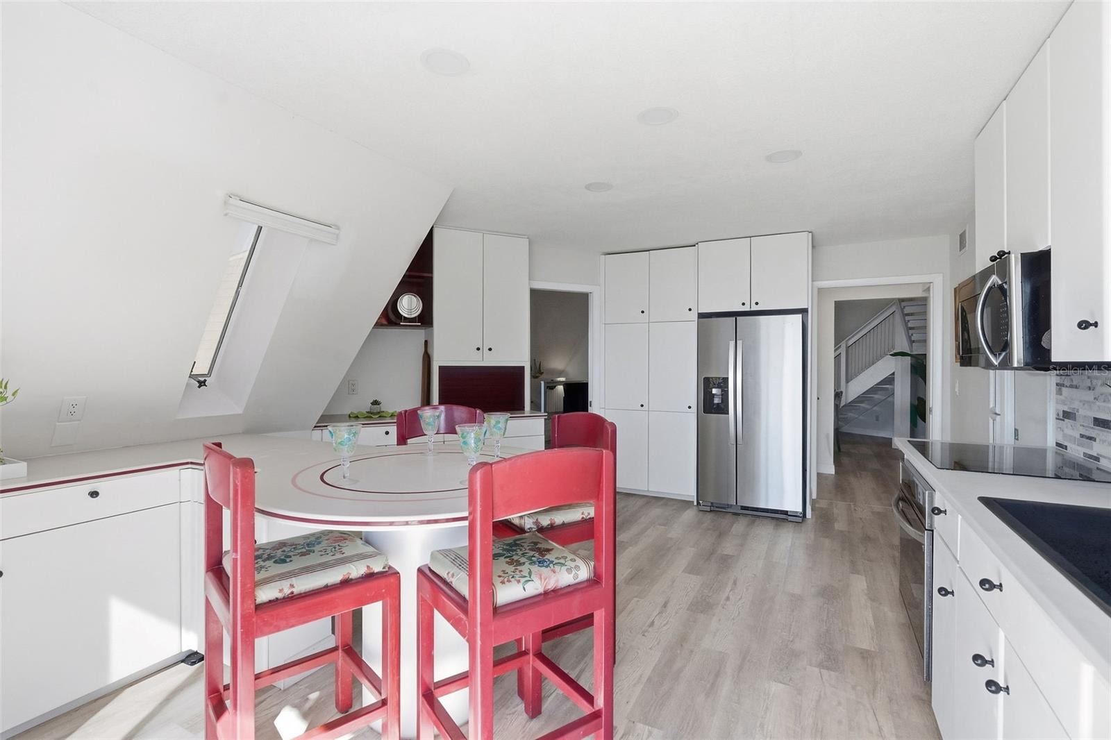 Image 21 of 52 For 1074 Point Seaside