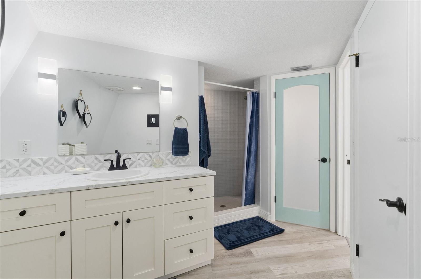 Image 33 of 52 For 1074 Point Seaside