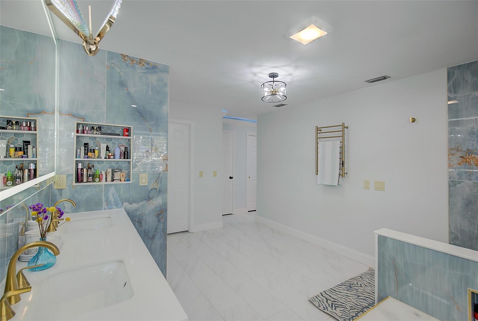 Image 44 of 80 For 4202 Deepwater Lane