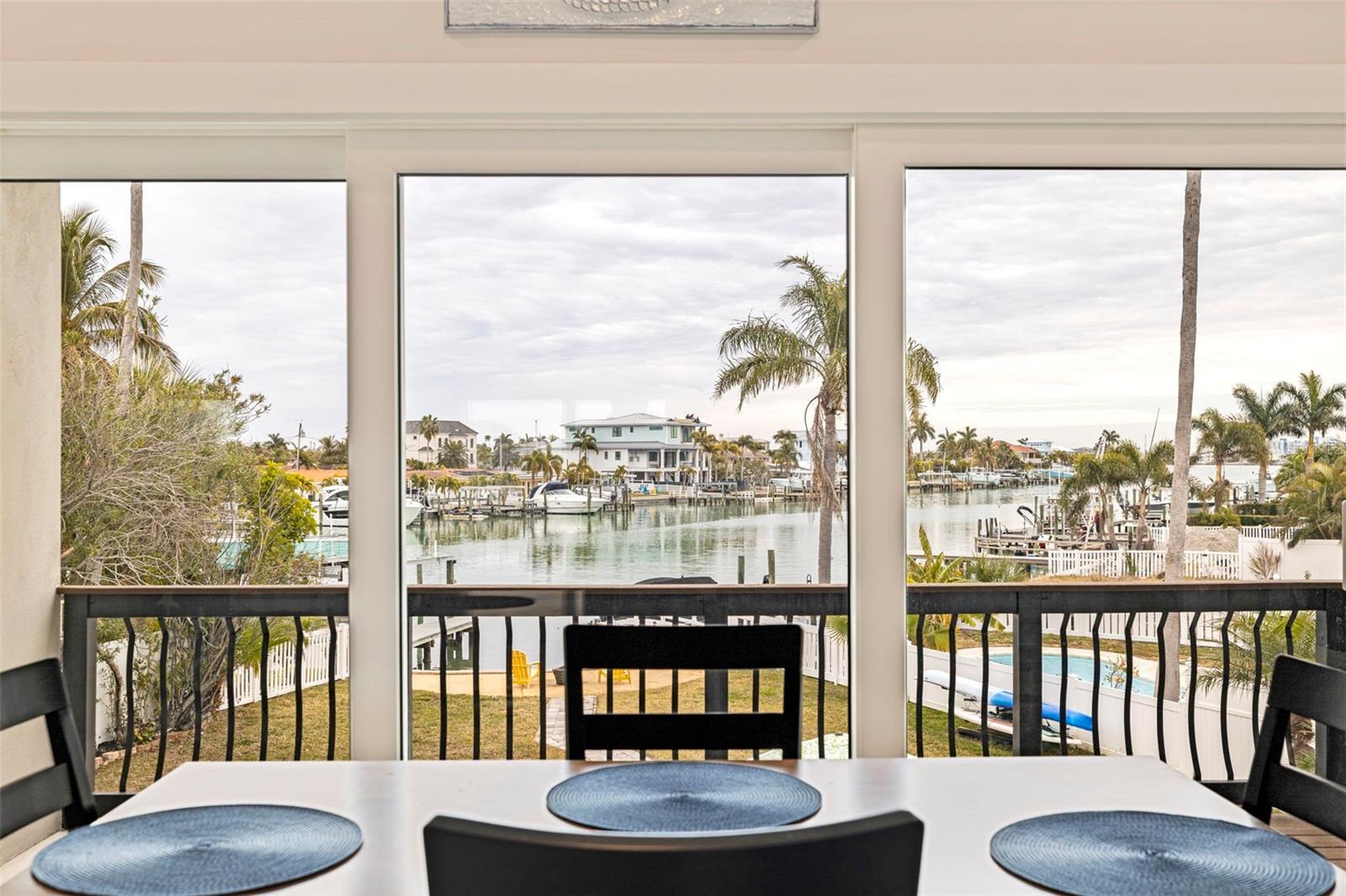 Listing photo id 12 for 605 115th Avenue