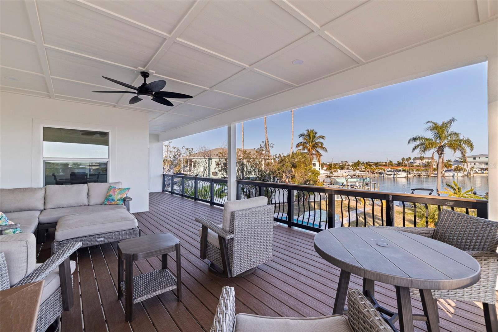 Listing photo id 15 for 605 115th Avenue