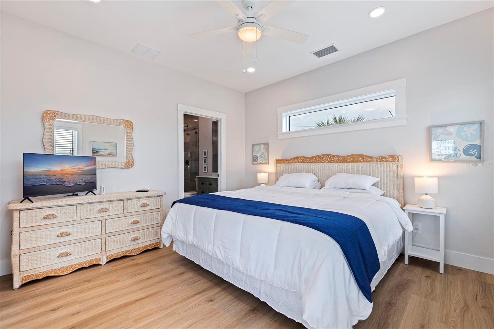 Listing photo id 17 for 605 115th Avenue