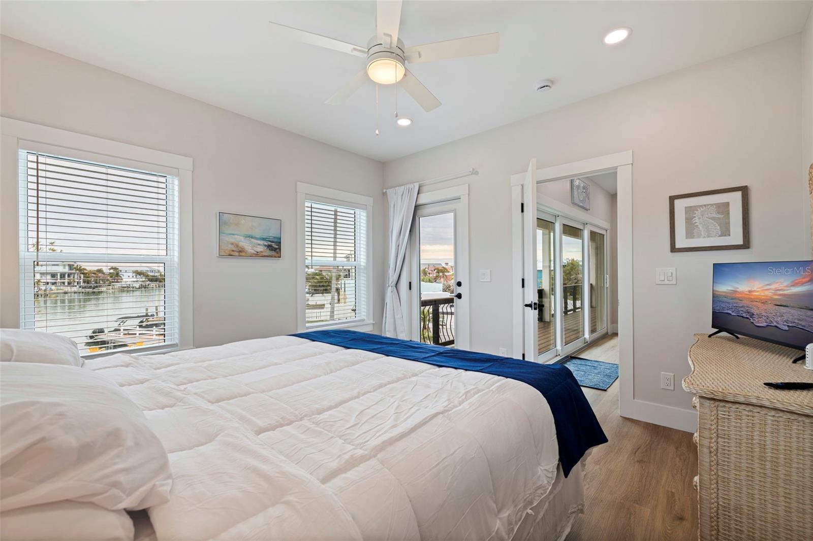 Listing photo id 18 for 605 115th Avenue