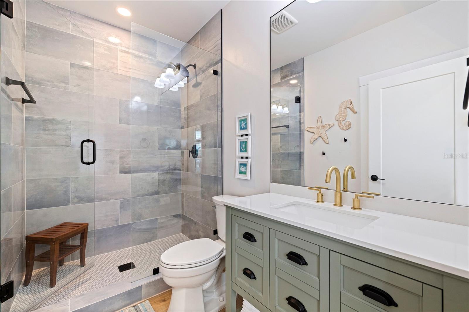 Listing photo id 19 for 605 115th Avenue