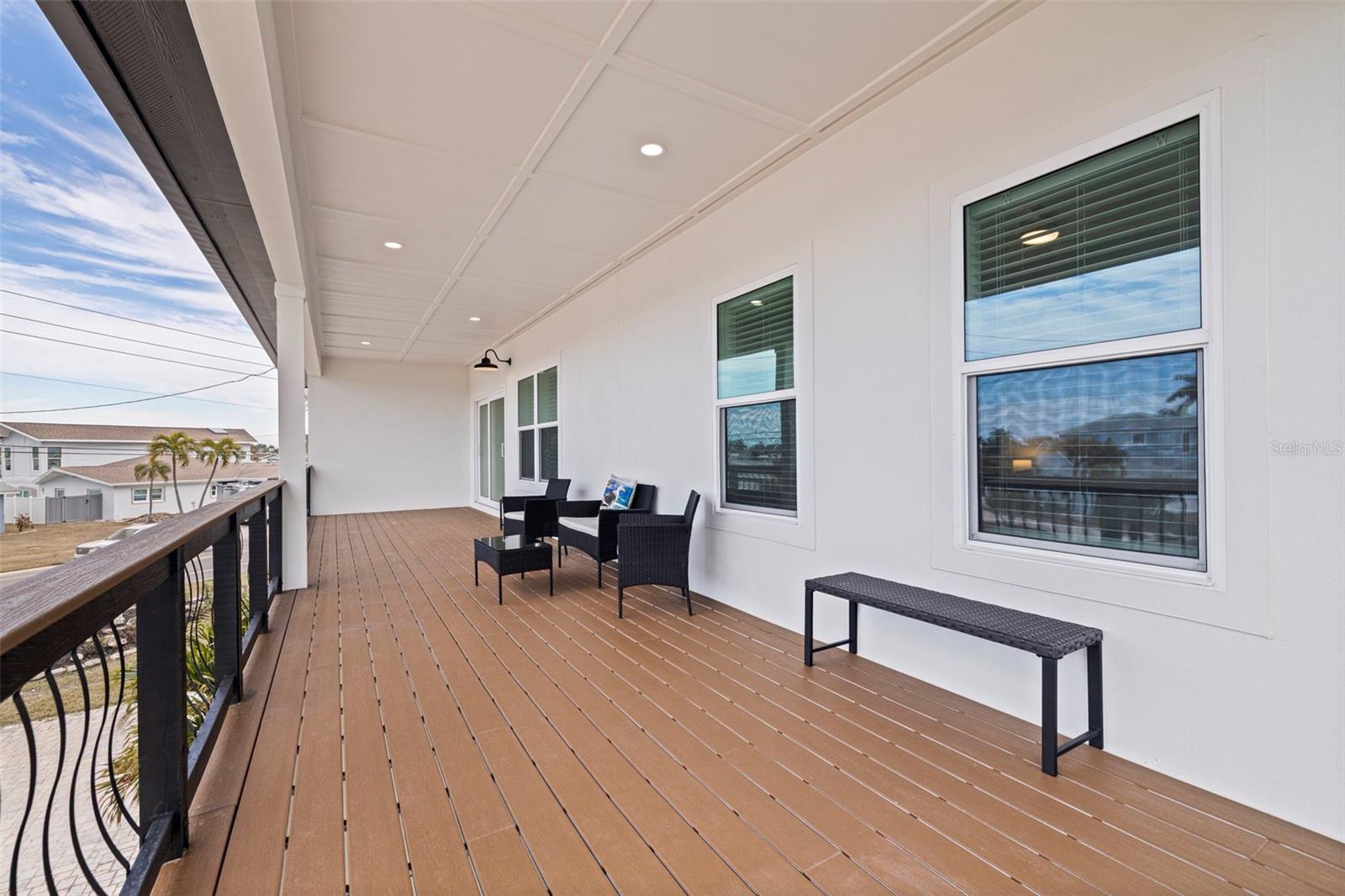 Listing photo id 22 for 605 115th Avenue