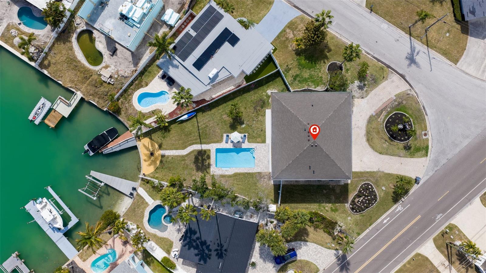 Listing photo id 39 for 605 115th Avenue