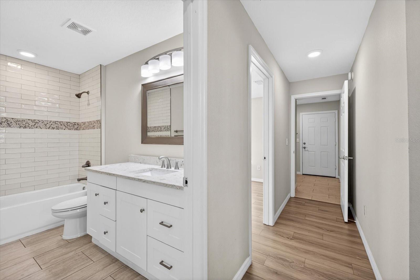 Listing photo id 9 for 3507 Gloria Avenue