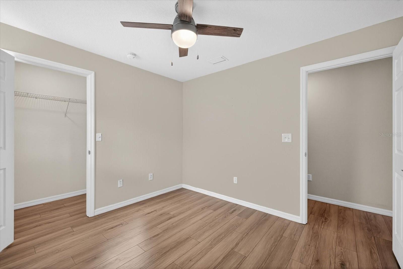 Listing photo id 12 for 3507 Gloria Avenue