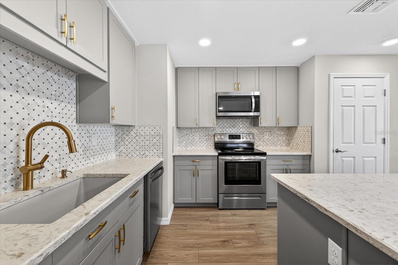 Listing photo id 19 for 3507 Gloria Avenue