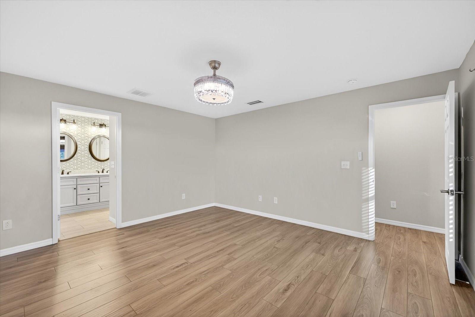 Listing photo id 21 for 3507 Gloria Avenue