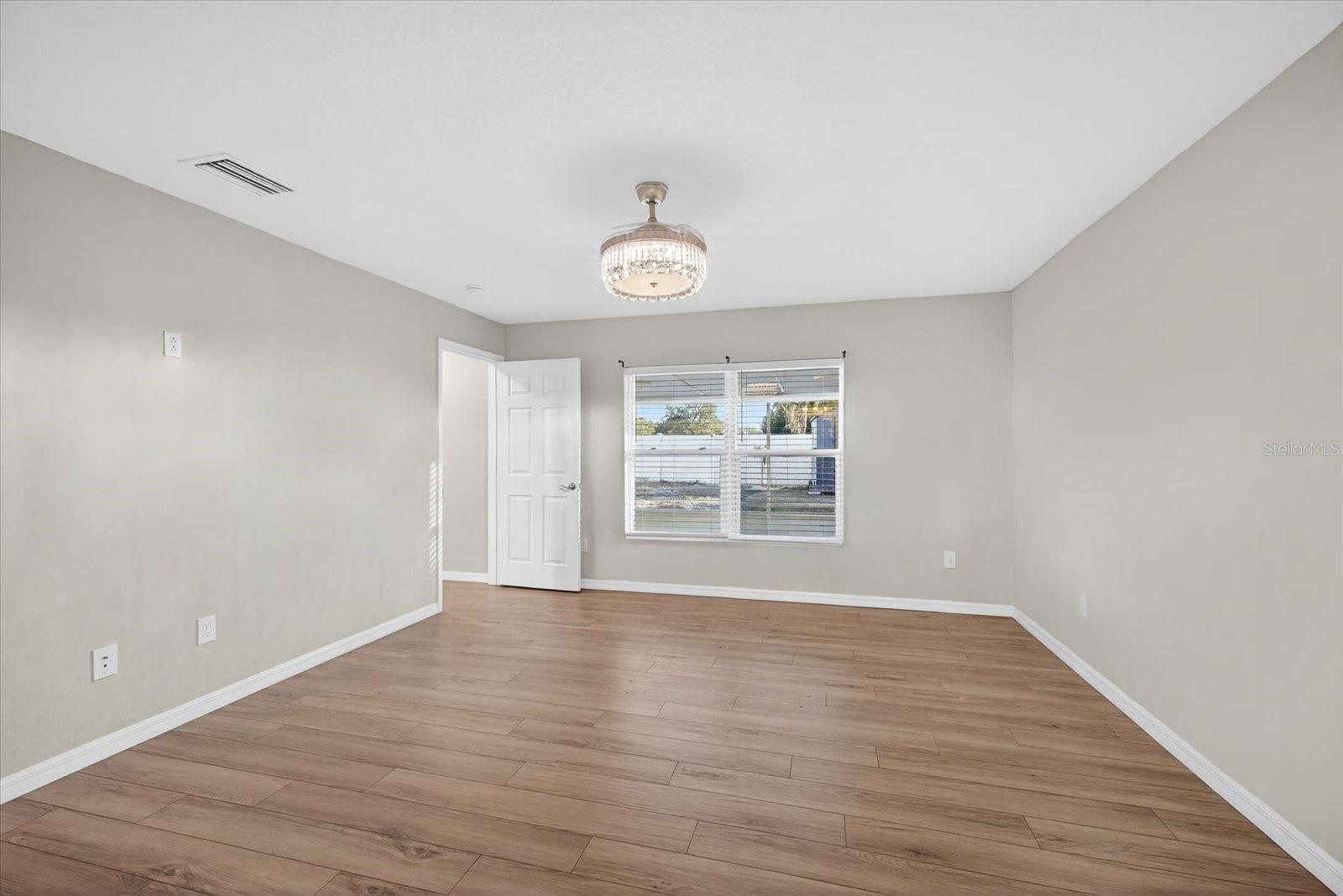 Listing photo id 23 for 3507 Gloria Avenue