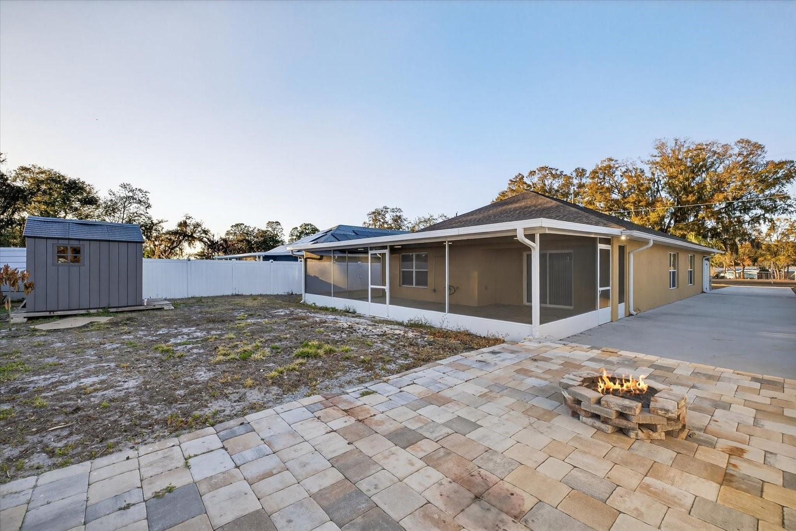 Listing photo id 30 for 3507 Gloria Avenue