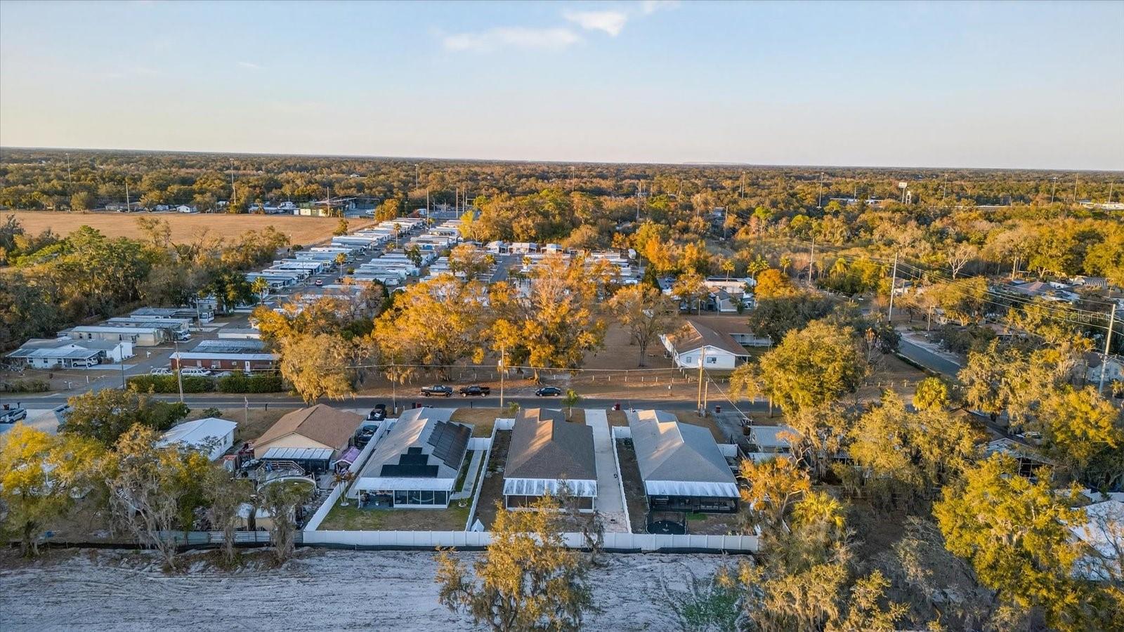 Listing photo id 35 for 3507 Gloria Avenue