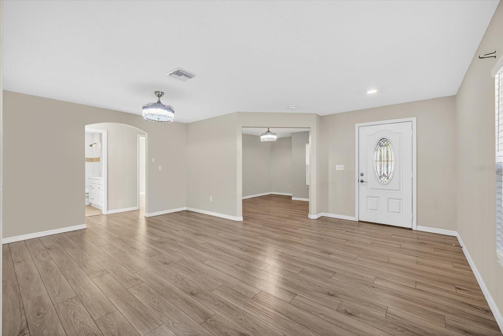 Listing photo id 5 for 3507 Gloria Avenue