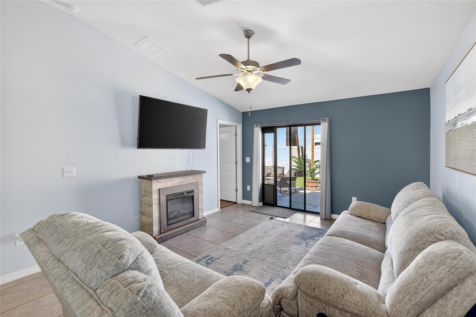 Image 13 of 35 For 12720 Hampton Hill Drive