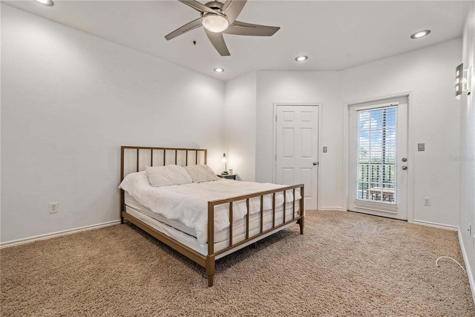 Image 14 of 32 For 4307 Bayside Village Drive 201