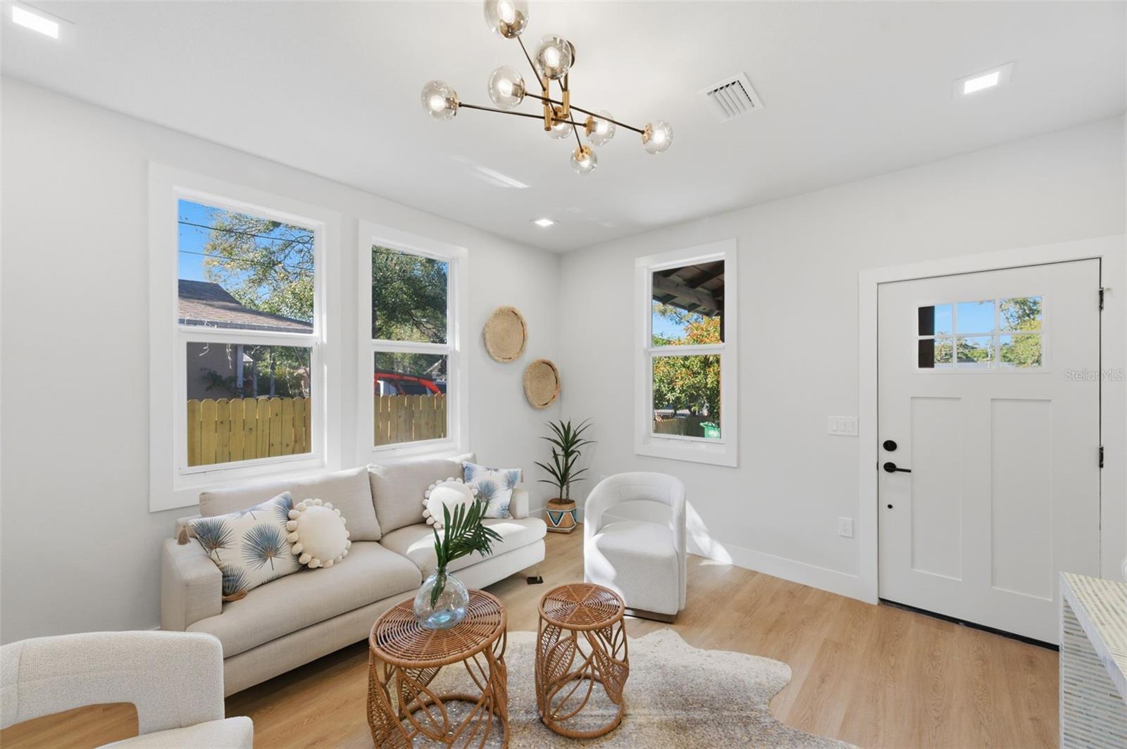 Image 6 of 30 For 309 Selma Avenue