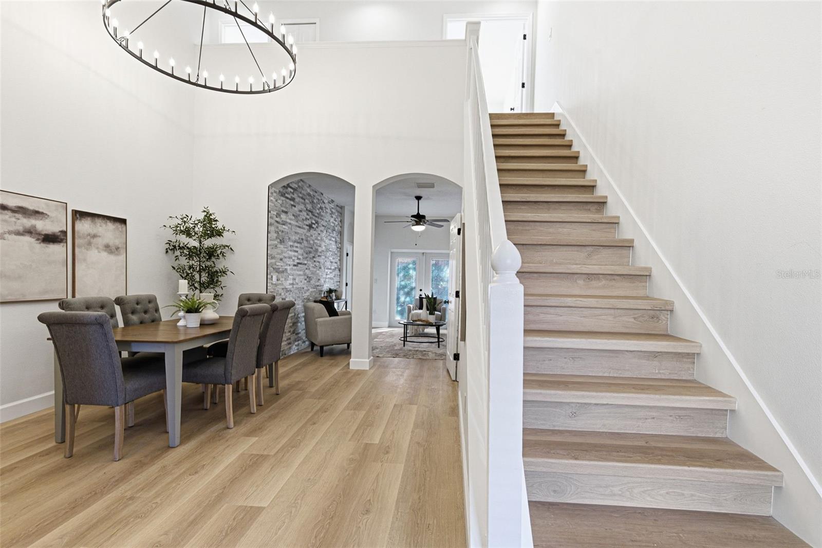 Image 4 of 59 For 11005 Blaine Top Place